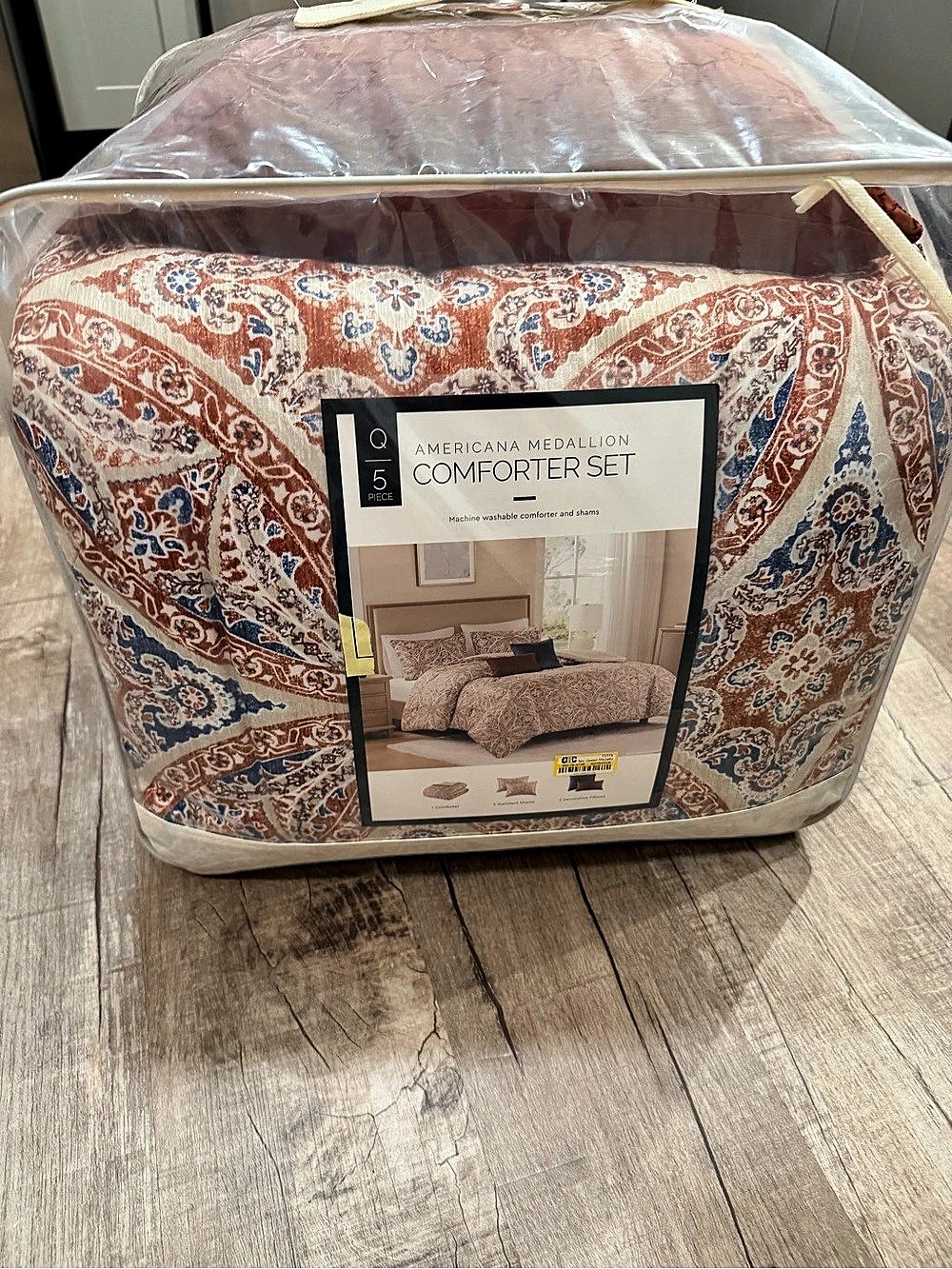 Americana Medallion Comforter Set Paisley 5-Piece in Red & Blue